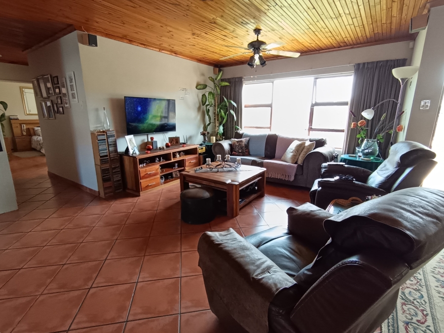 4 Bedroom Property for Sale in Wavecrest Eastern Cape